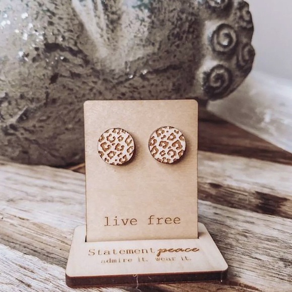 HANDMADE Earrings Artisan BOHO Leopard Print Engraved Wood Pendant Studs - Picture 1 of 3